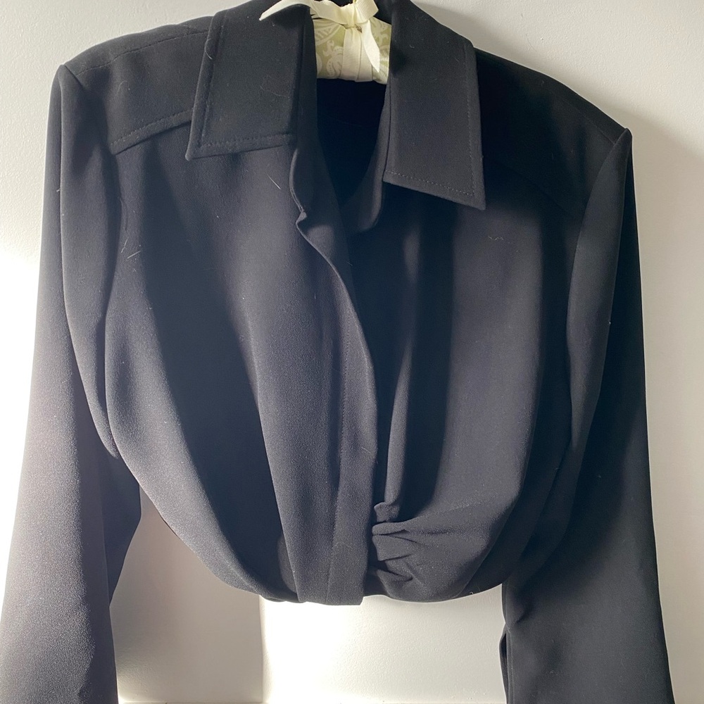 Zara Elegant Black Crop Long Sleeve Blouse